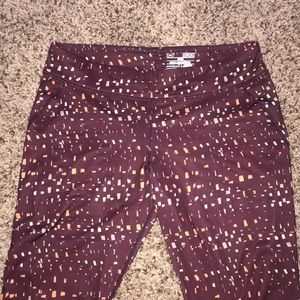 Burgundy Under Armour leggings!!
